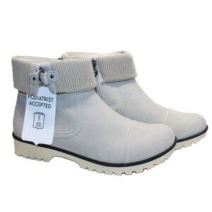 NWT JBU Women's Karissa Encore Water Resistant Booties Stone White Size 9M NIB